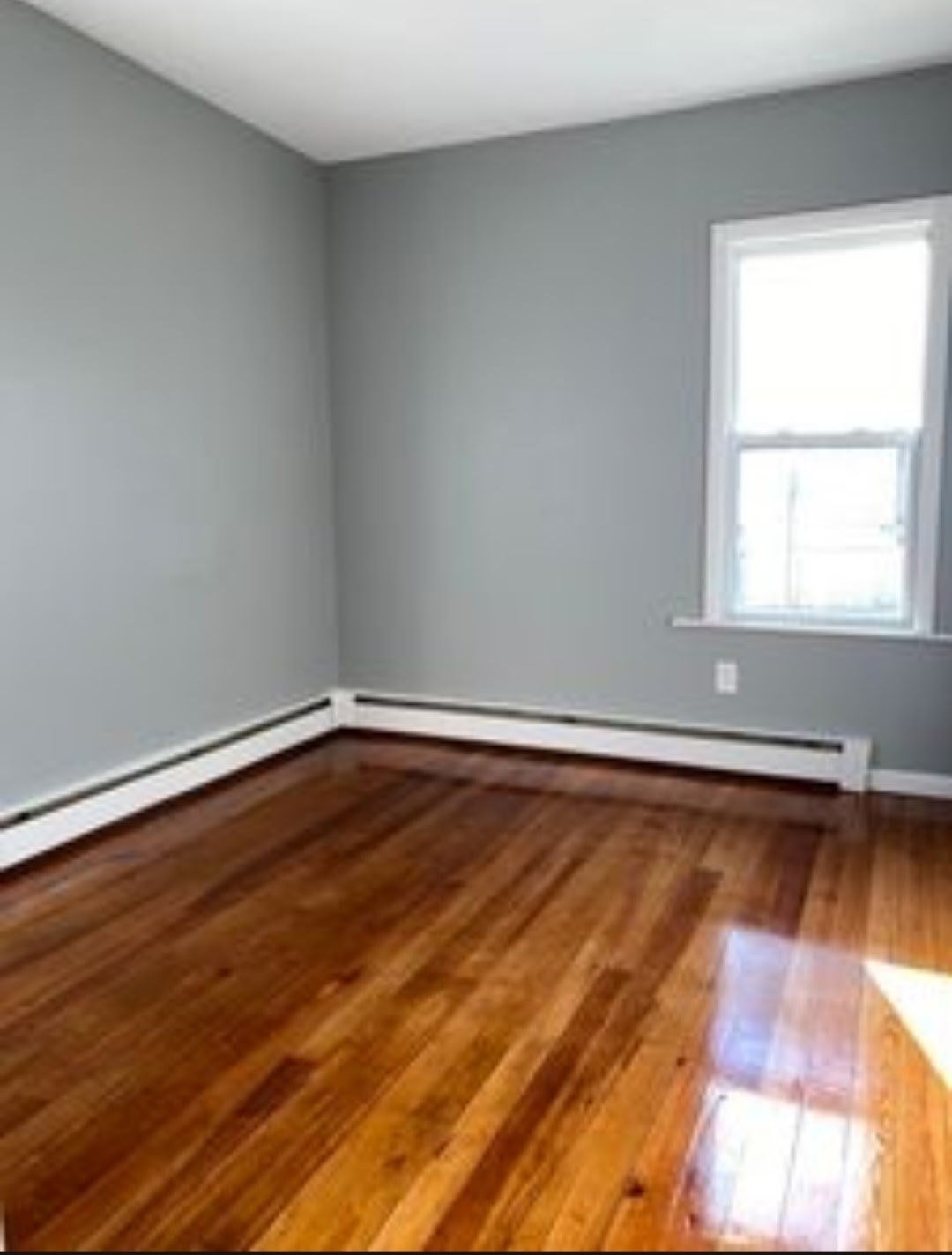 Click for 661 Lawton St #1, Fall River, MA slideshow Click for 661 Lawton St #1, Fall River, MA slideshow