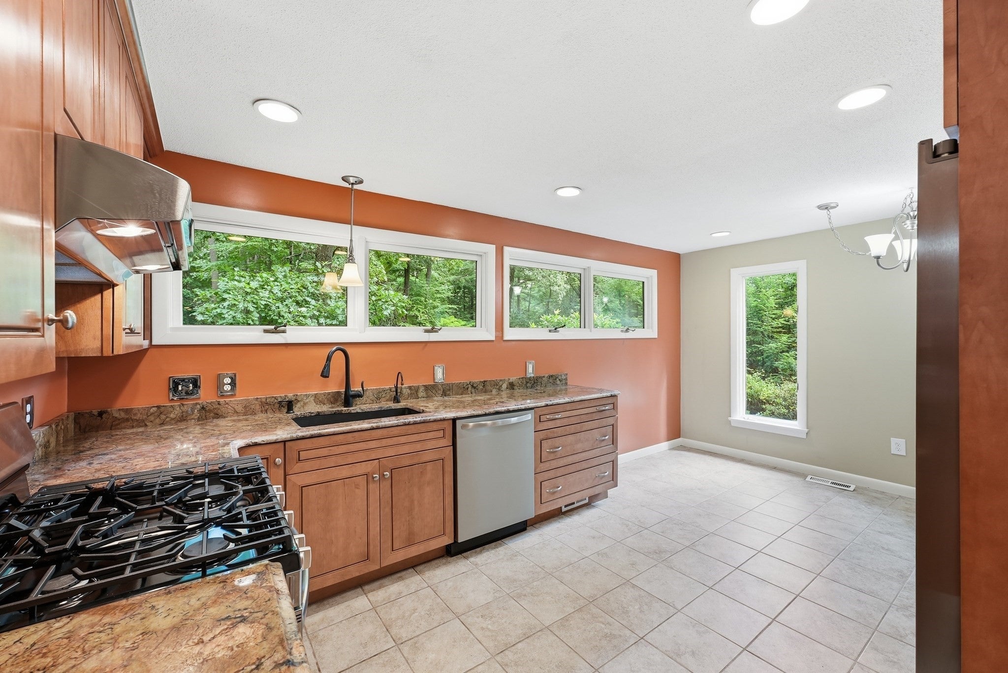 9 Flintlock Ln, Amherst, MA Photo #10