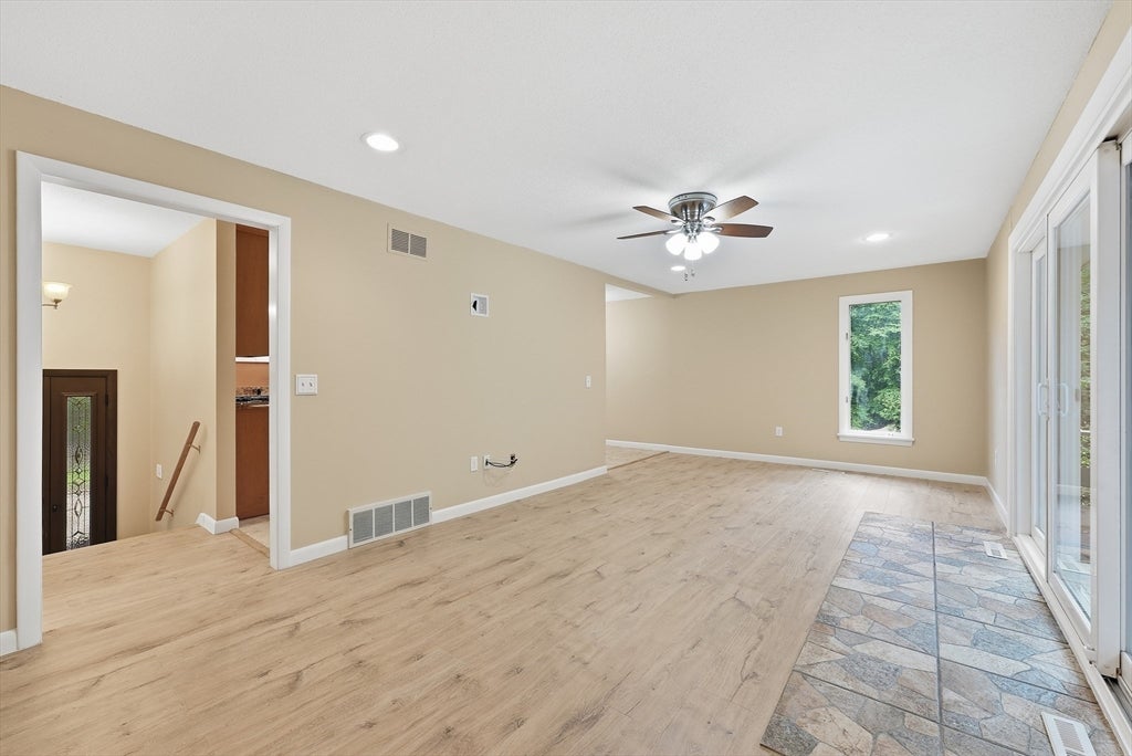 9 Flintlock Ln, Amherst, MA, 9 Flintlock Ln, Amherst, MA Photo #6