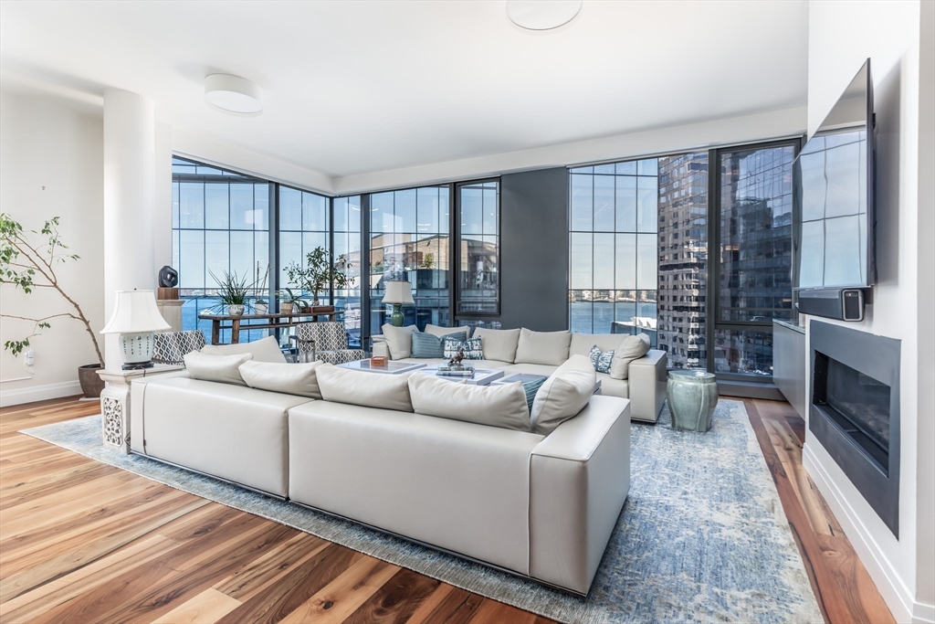 300 Pier 4 Blvd PHM