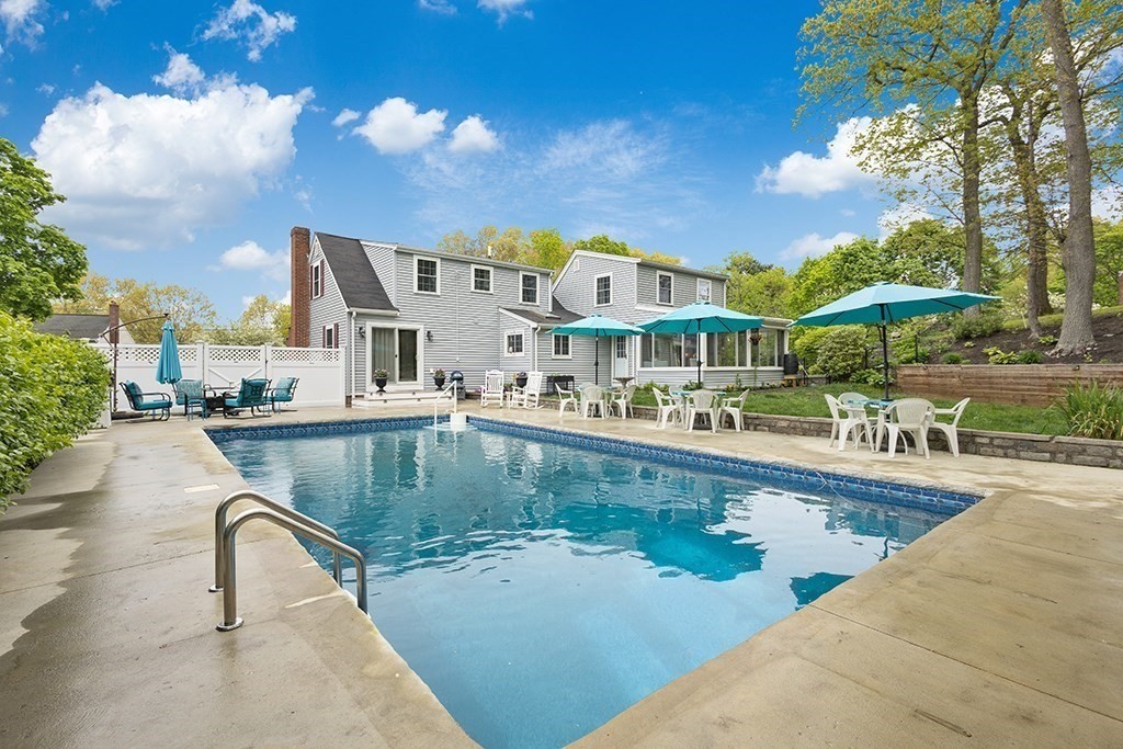 13 Meadowview Road
