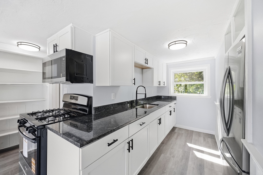 1045 Middlesex St, Lowell, MA Photo #21