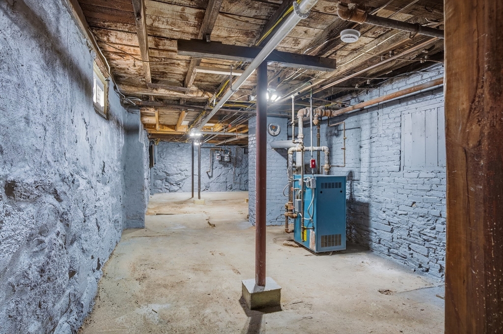 1045 Middlesex St, Lowell, MA Photo #30