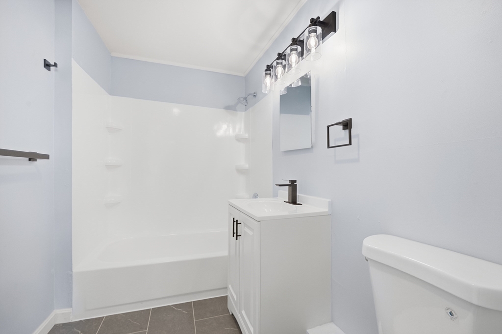 1045 Middlesex St, Lowell, MA Photo #25