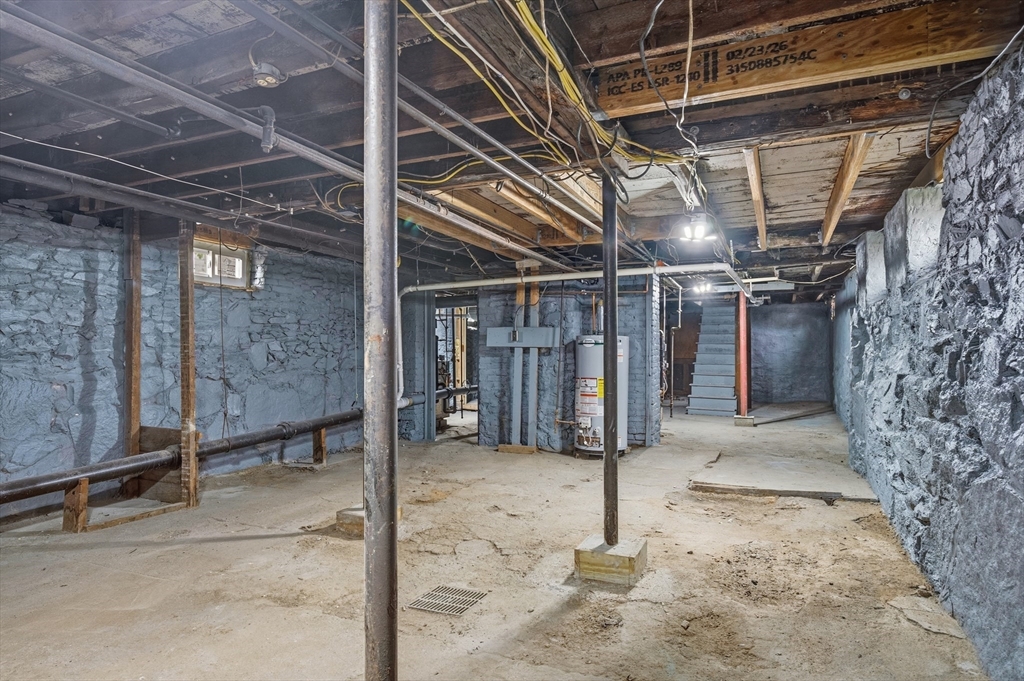 1045 Middlesex St, Lowell, MA Photo #29