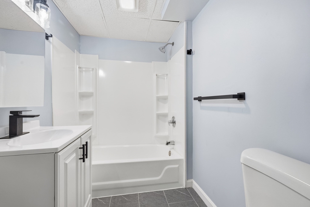 1045 Middlesex St, Lowell, MA Photo #14