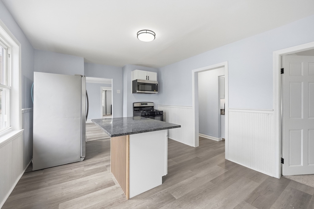 1045 Middlesex St, Lowell, MA Photo #7