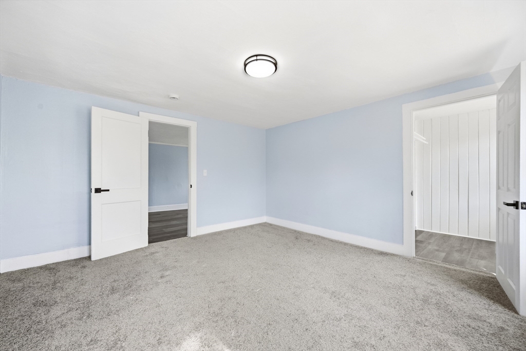 1045 Middlesex St, Lowell, MA Photo #23