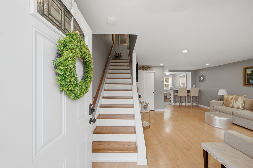 38 Village Green Dr 77