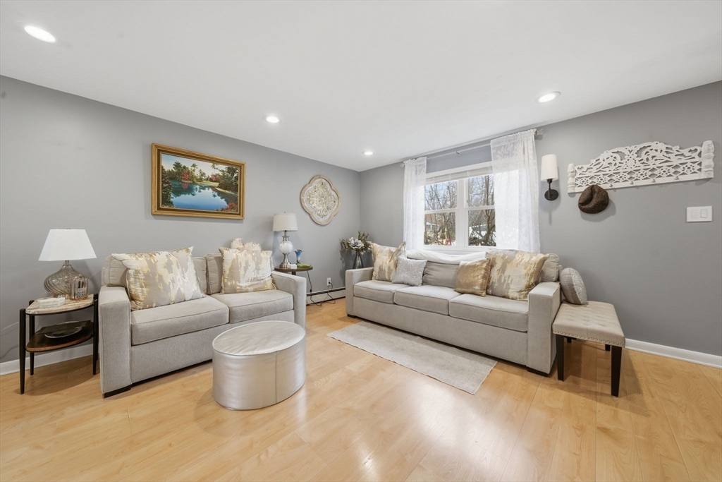 38 Village Green Dr 77