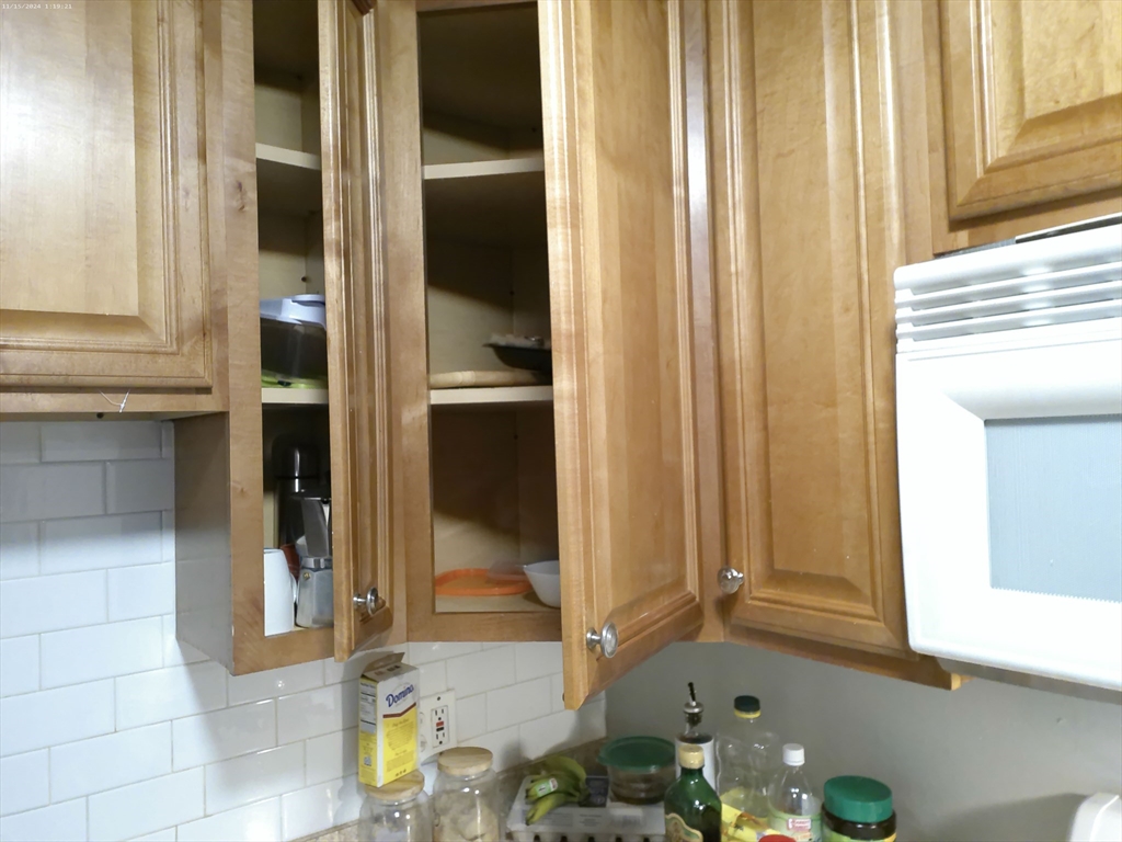 685 Oak Street 2-1