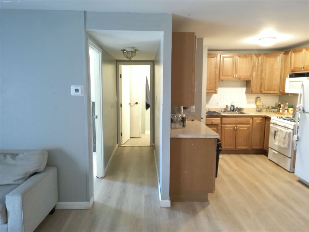 685 Oak Street 2-1