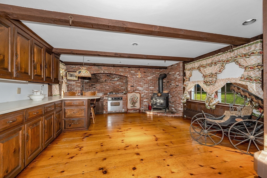 65 W Main St