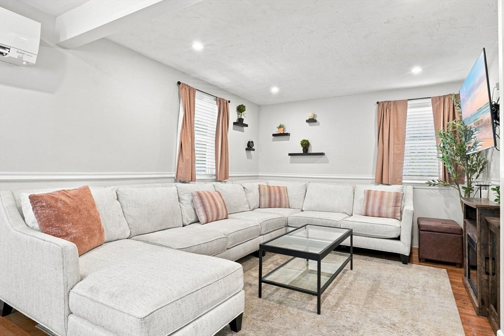 7 Lascala Ave, Plymouth, MA Photo #4