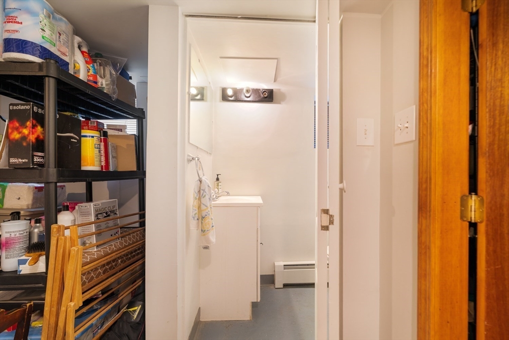 Somerville, Massachusetts 02143, United States, 2 Bedrooms Bedrooms, ,2 BathroomsBathrooms,Residential,Active,234645