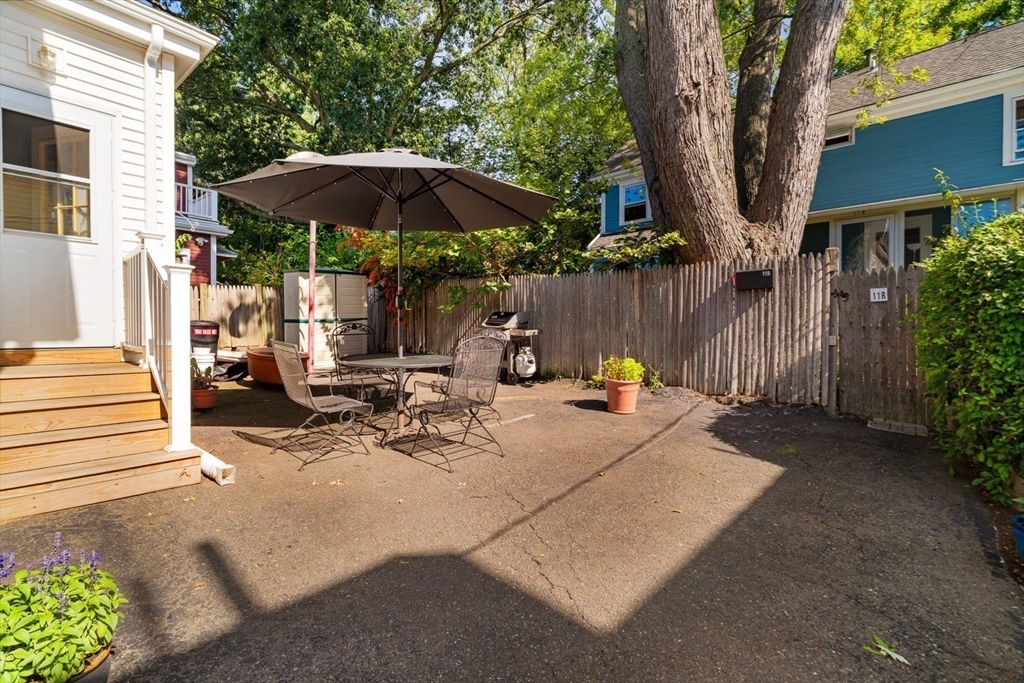 Somerville, Massachusetts 02143, United States, 2 Bedrooms Bedrooms, ,2 BathroomsBathrooms,Residential,Active,234645