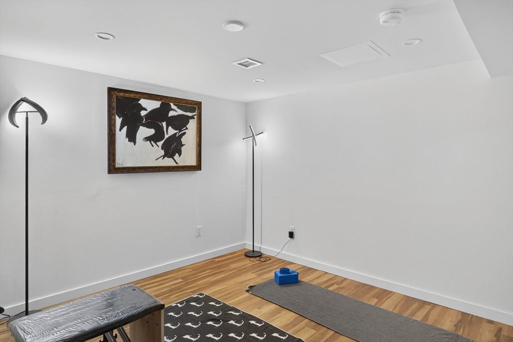 Harwich, Massachusetts 02645, United States, 3 Bedrooms Bedrooms, ,3 BathroomsBathrooms,Residential,Active,246368