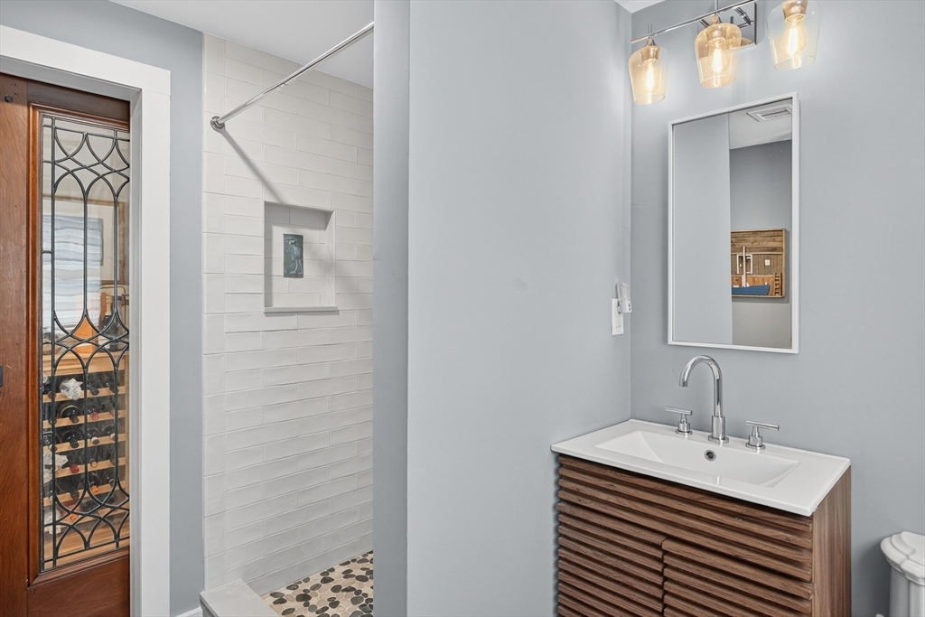 Harwich, Massachusetts 02645, United States, 3 Bedrooms Bedrooms, ,3 BathroomsBathrooms,Residential,Active,246368