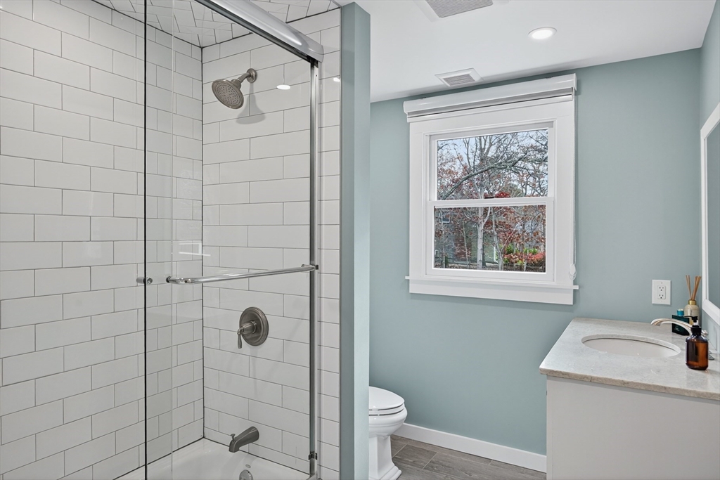 Harwich, Massachusetts 02645, United States, 3 Bedrooms Bedrooms, ,3 BathroomsBathrooms,Residential,Active,246368