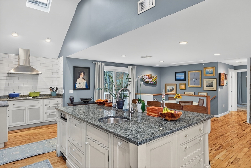 Harwich, Massachusetts 02645, United States, 3 Bedrooms Bedrooms, ,3 BathroomsBathrooms,Residential,Active,246368