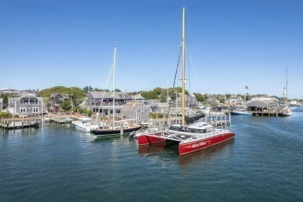 Edgartown, Massachusetts 02539, United States, 4 Bedrooms Bedrooms, ,5 BathroomsBathrooms,Residential,Active,68511