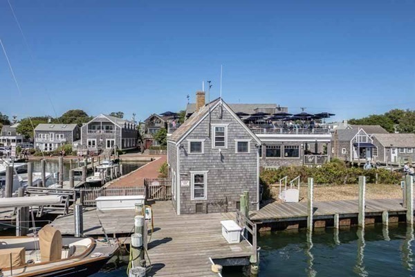 Edgartown, Massachusetts 02539, United States, 4 Bedrooms Bedrooms, ,5 BathroomsBathrooms,Residential,Active,68511