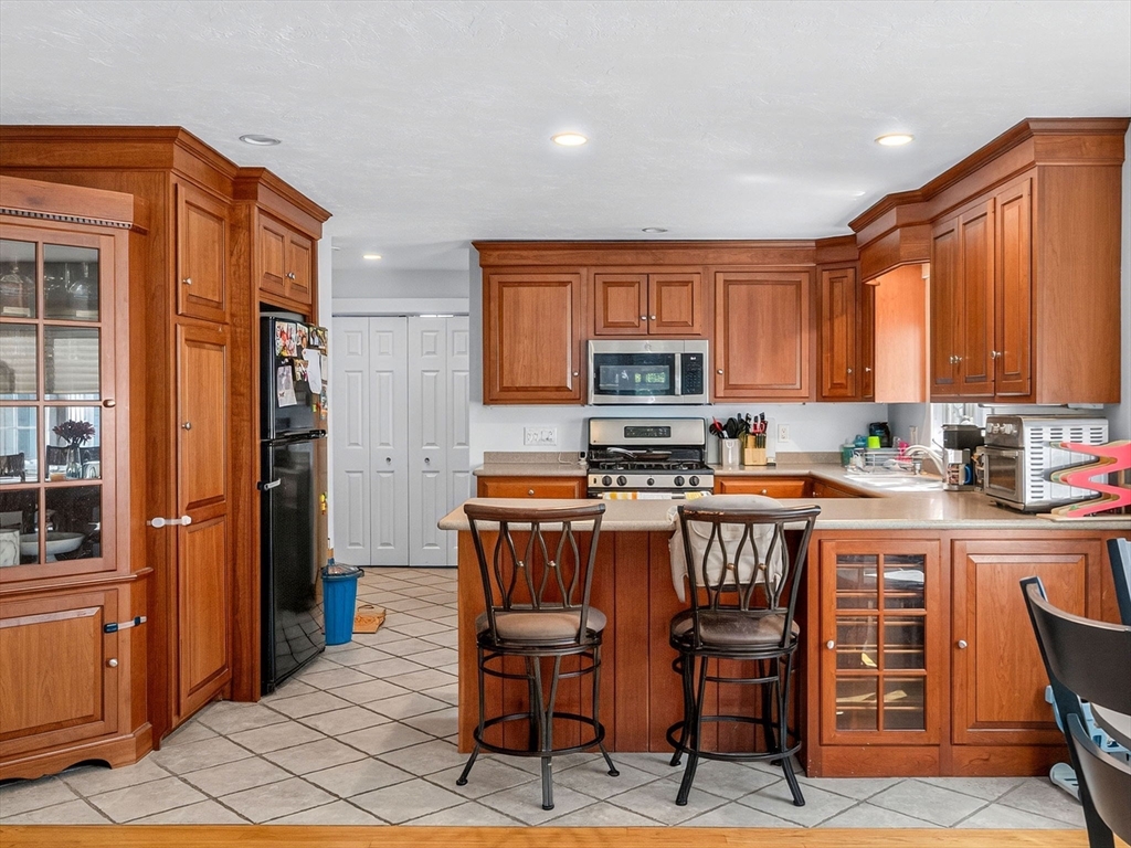 135 Russett Rd 1