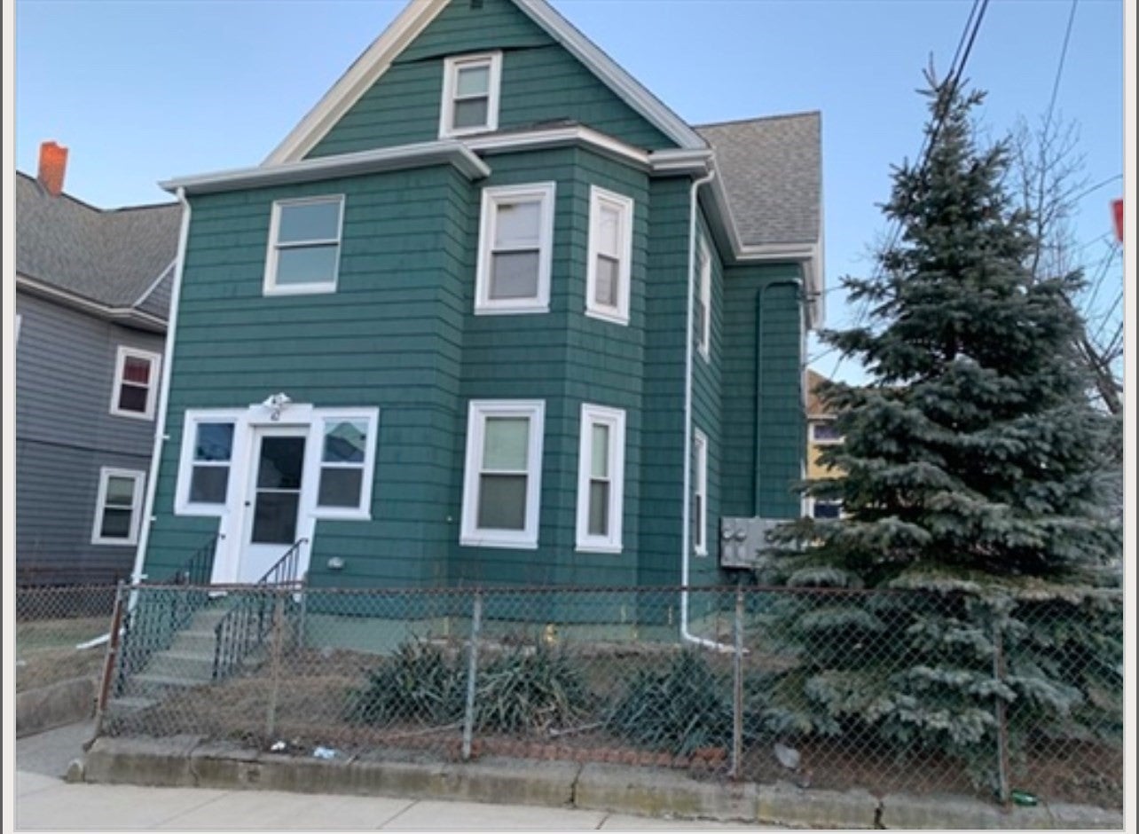 Photo of 42 Hillside Ave, Everett, MA