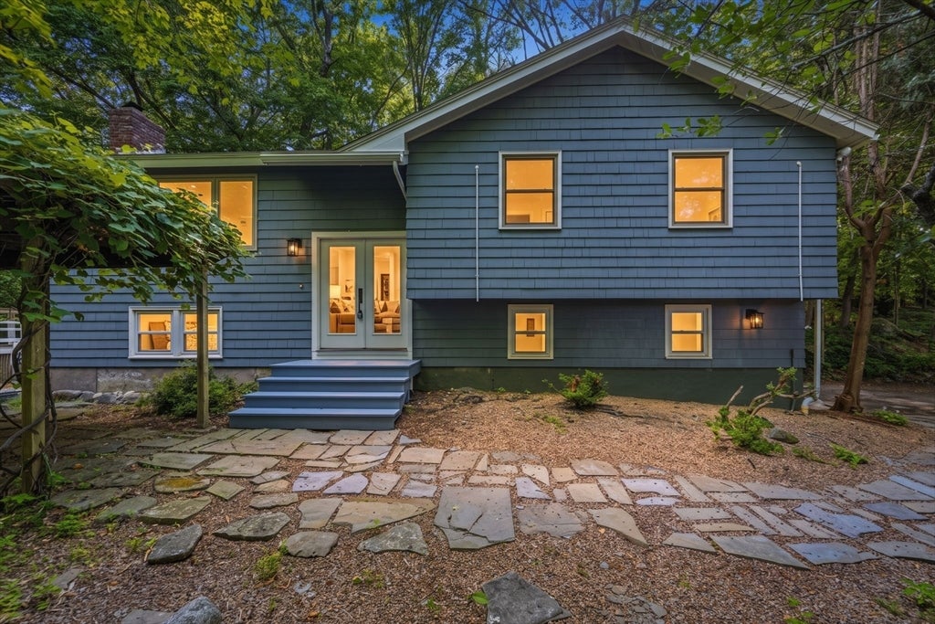 7 Hillcrest Dr, Acton, MA Photo #1