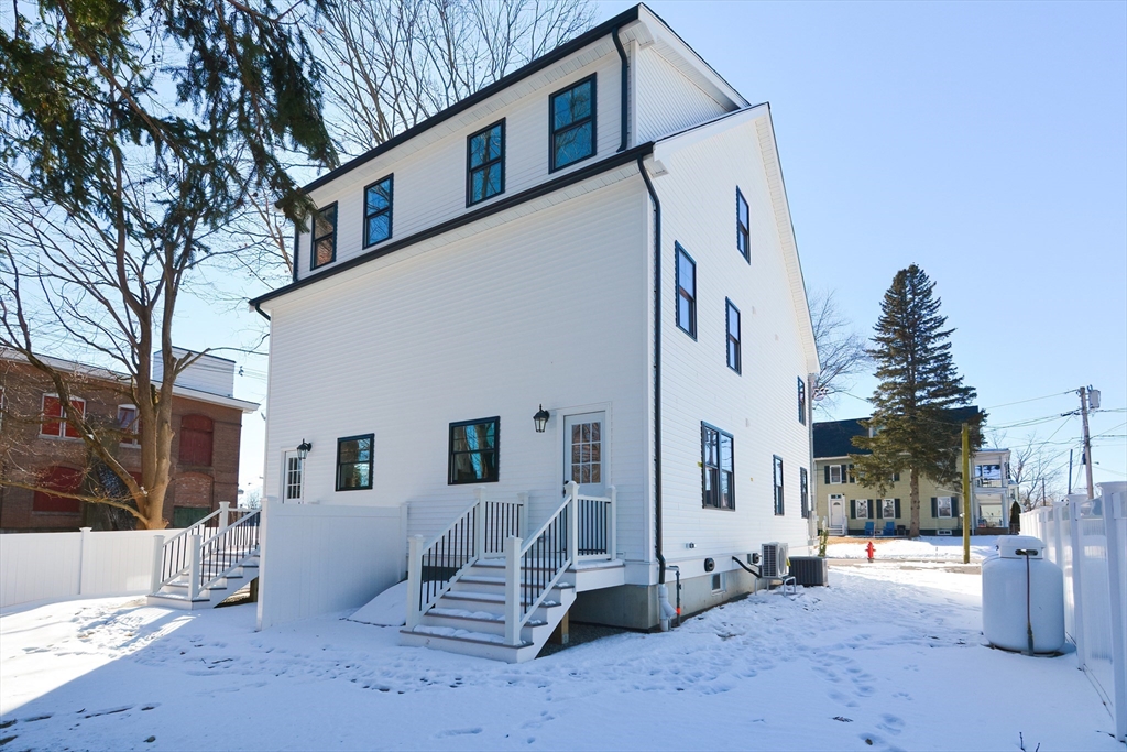 39 Chandler Ave B