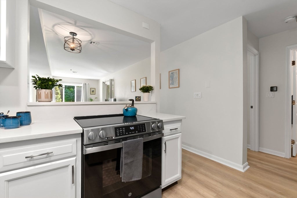 4 Duck Pond Rd #206, Beverly, MA Photo #8