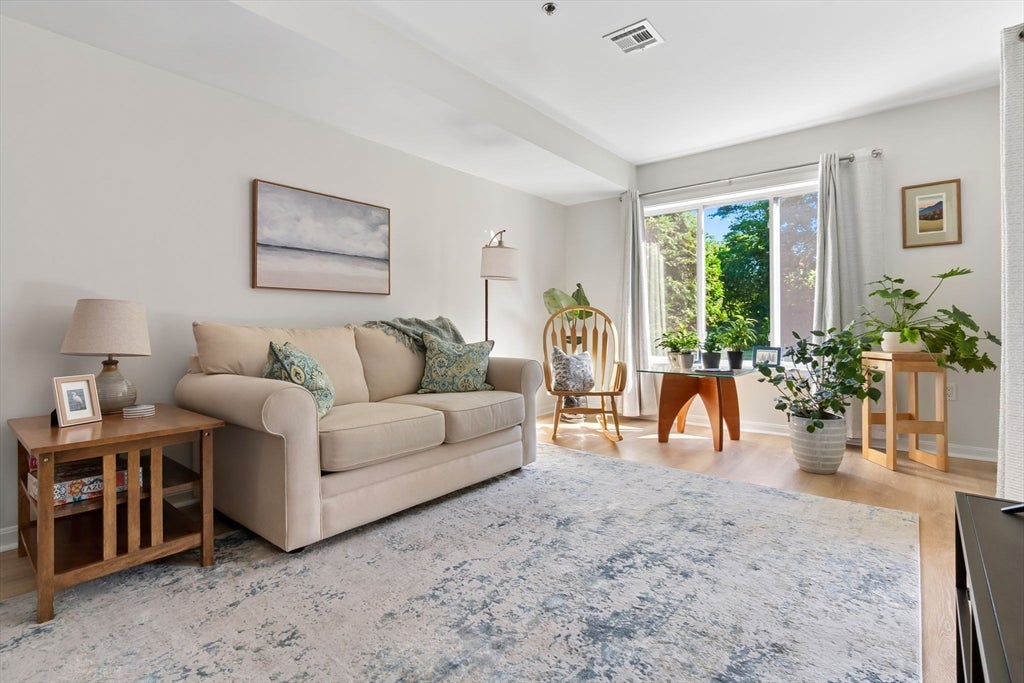4 Duck Pond Rd 206