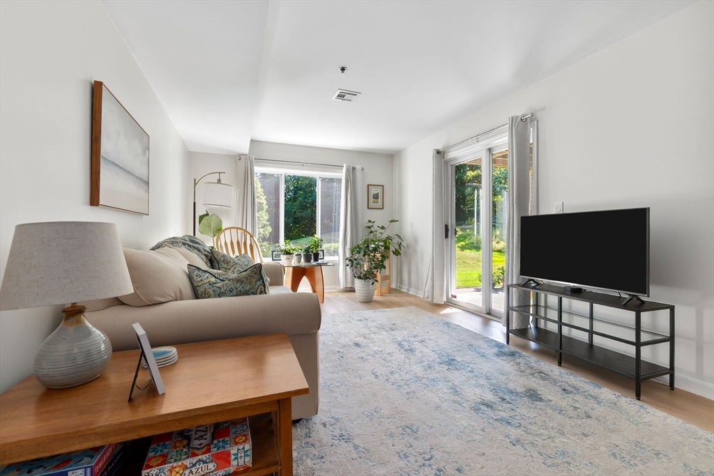 4 Duck Pond Rd 206