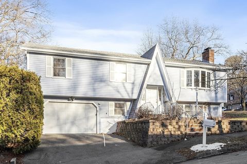 27 Donnelly Dr Lynn MA 01904