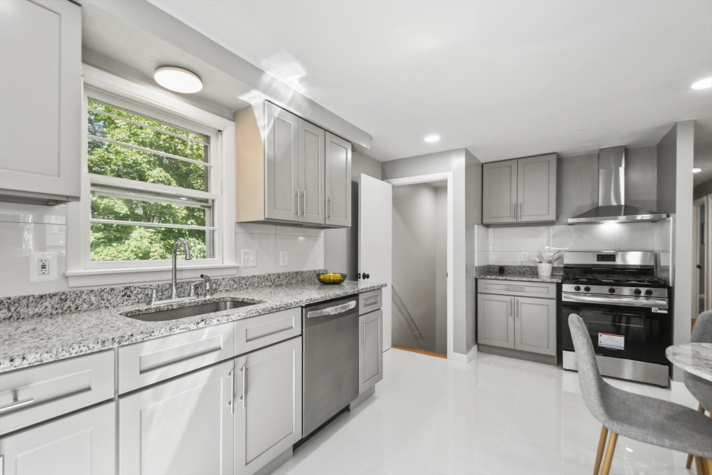 22 Michigan Dr