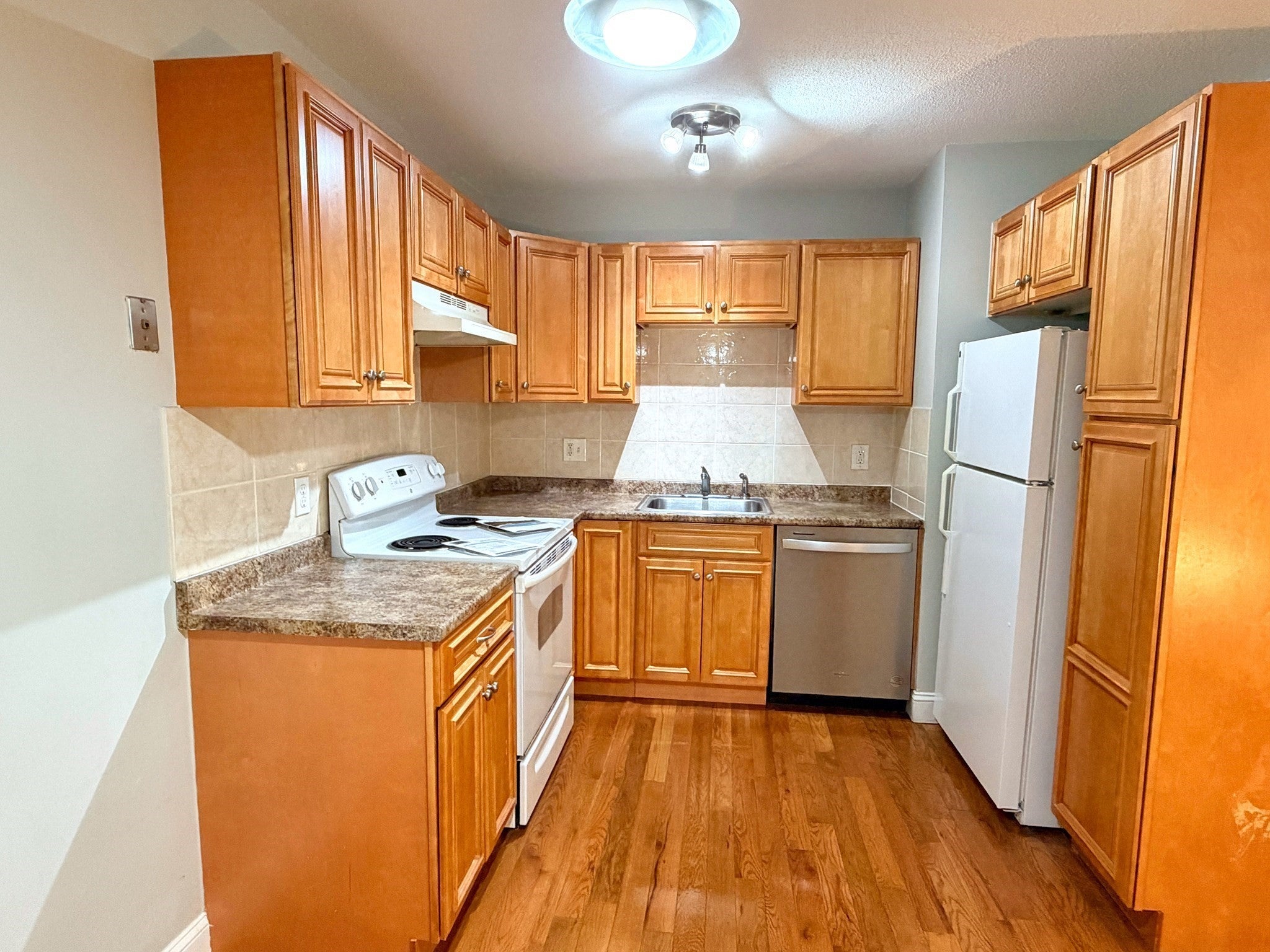 75 Nicholas Rd G, Framingham MA 01701