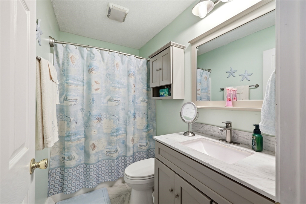 204 Brookfield Ln #204, Agawam, MA Photo #21