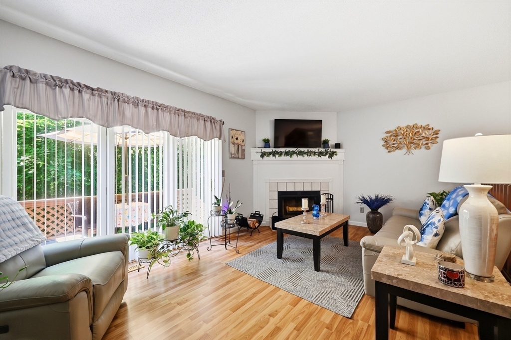 204 Brookfield Ln #204, Agawam, MA Photo #15