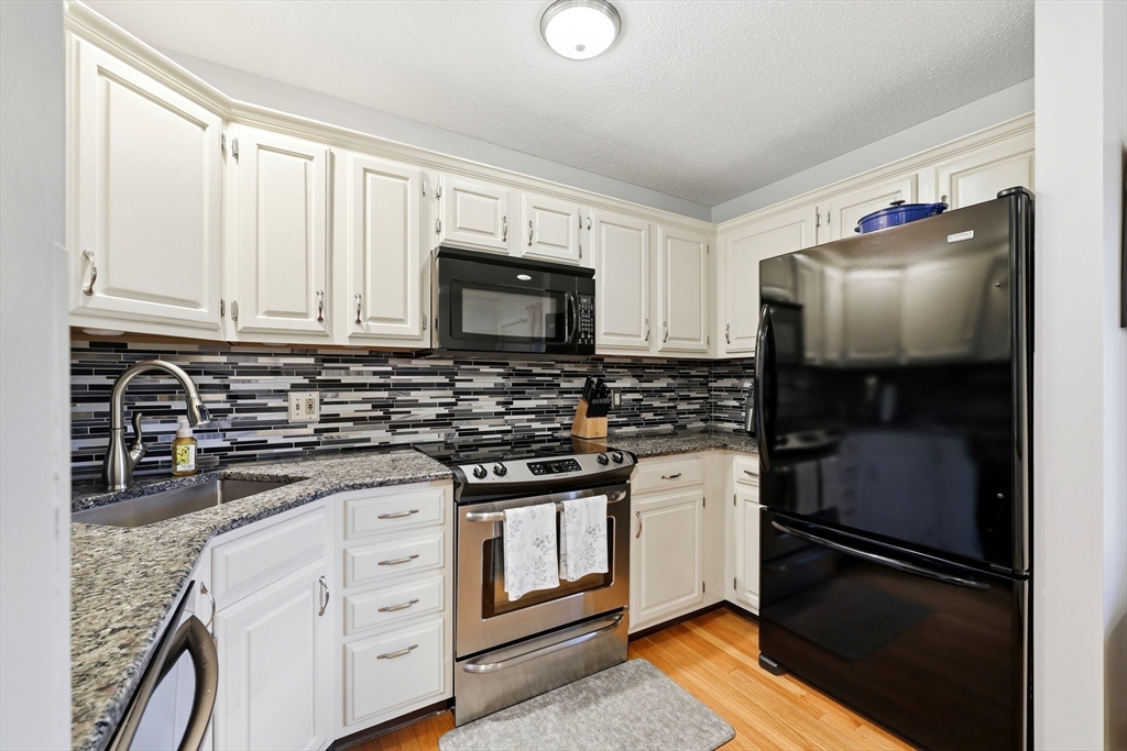 204 Brookfield Ln #204, Agawam, MA Photo #9