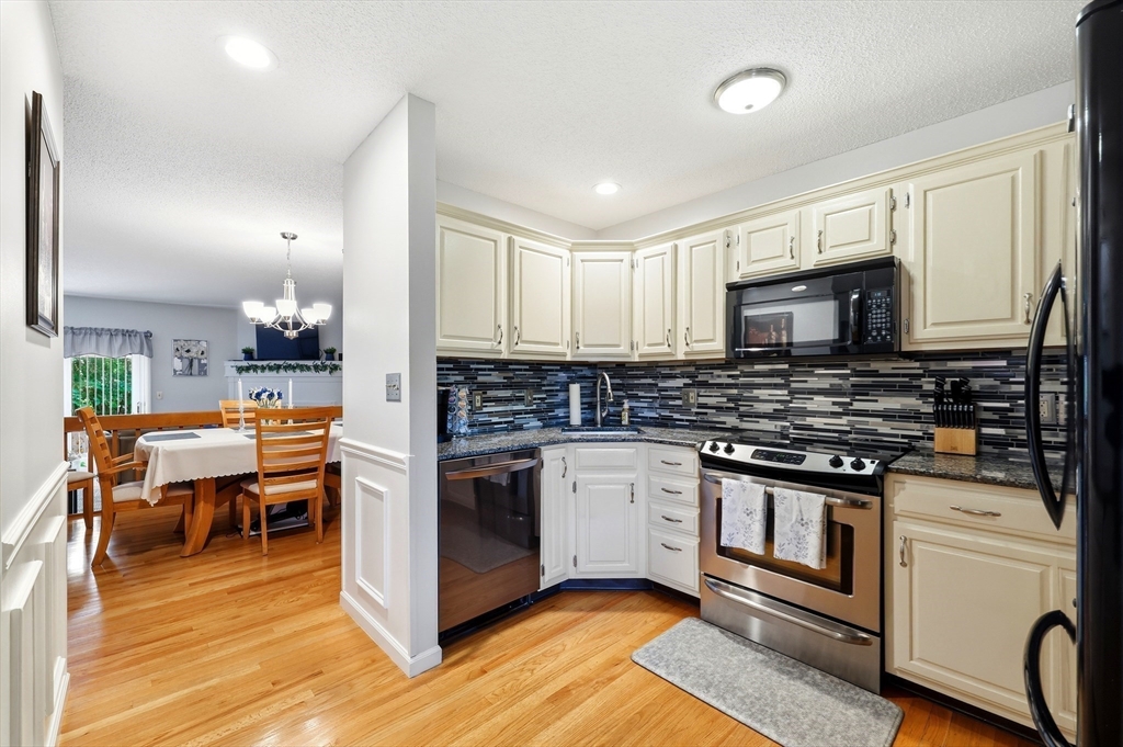 204 Brookfield Ln #204, Agawam, MA Photo #10