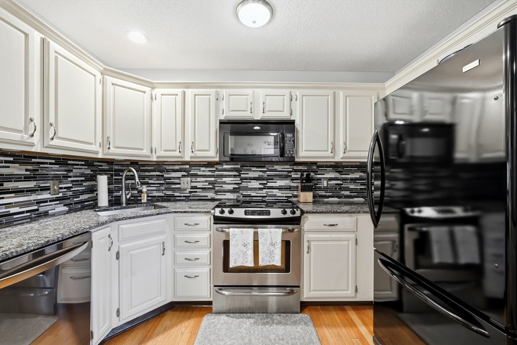 204 Brookfield Ln #204, Agawam, MA Photo #8