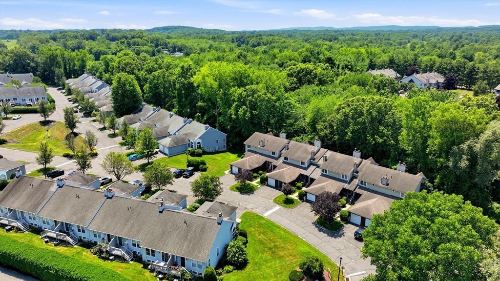 204 Brookfield Ln #204, Agawam, MA Photo #4