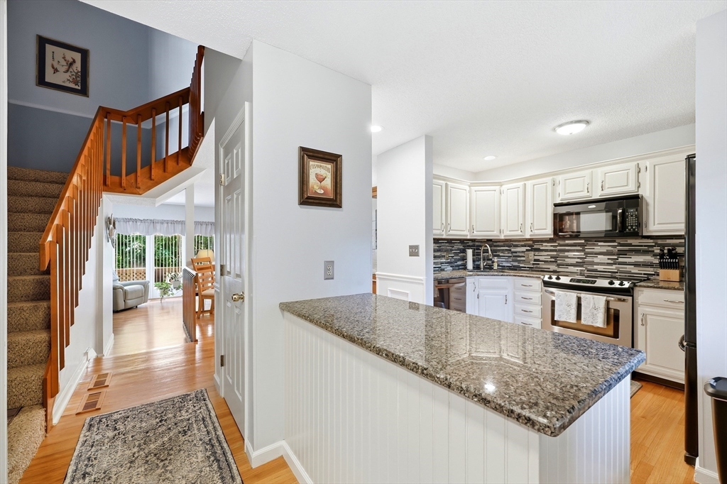 204 Brookfield Ln #204, Agawam, MA Photo #7
