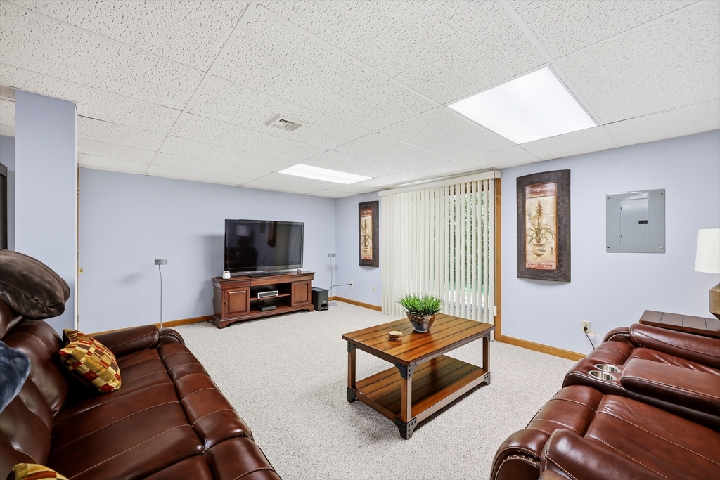 204 Brookfield Ln #204, Agawam, MA Photo #33