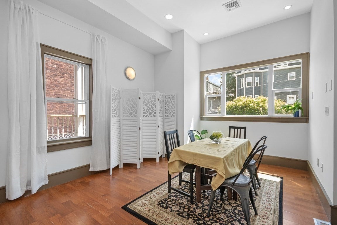 62 Clifford St A, Boston MA 02119
