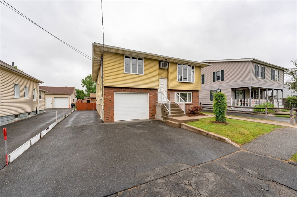 20 Cady St