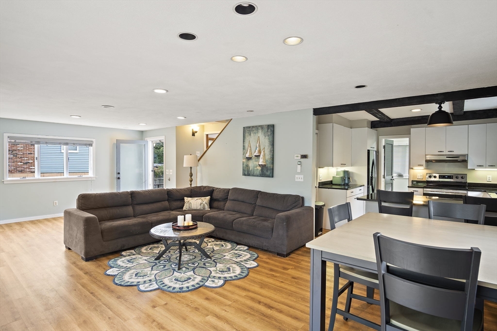 25 Stockholm Ave