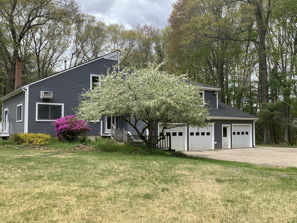 Photo of 38 Way To The River Rd, West Newbury, MA