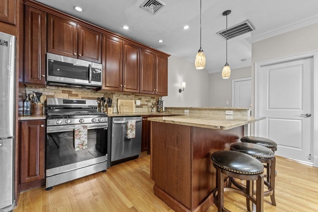 10 Mitchell St 3