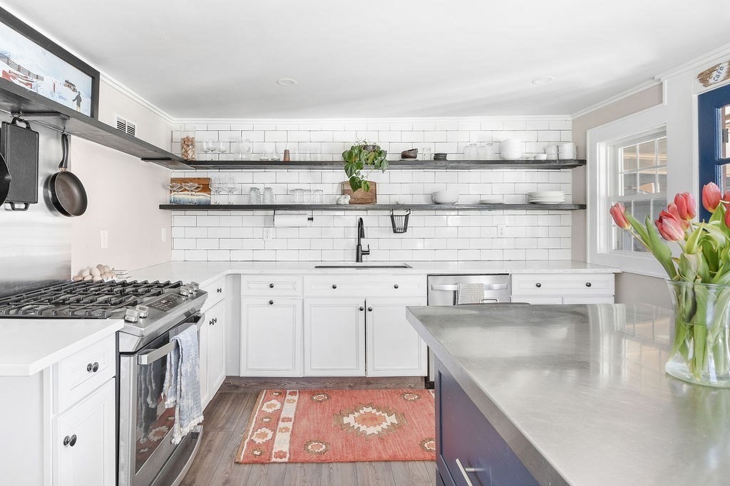 45 Doris Dr
